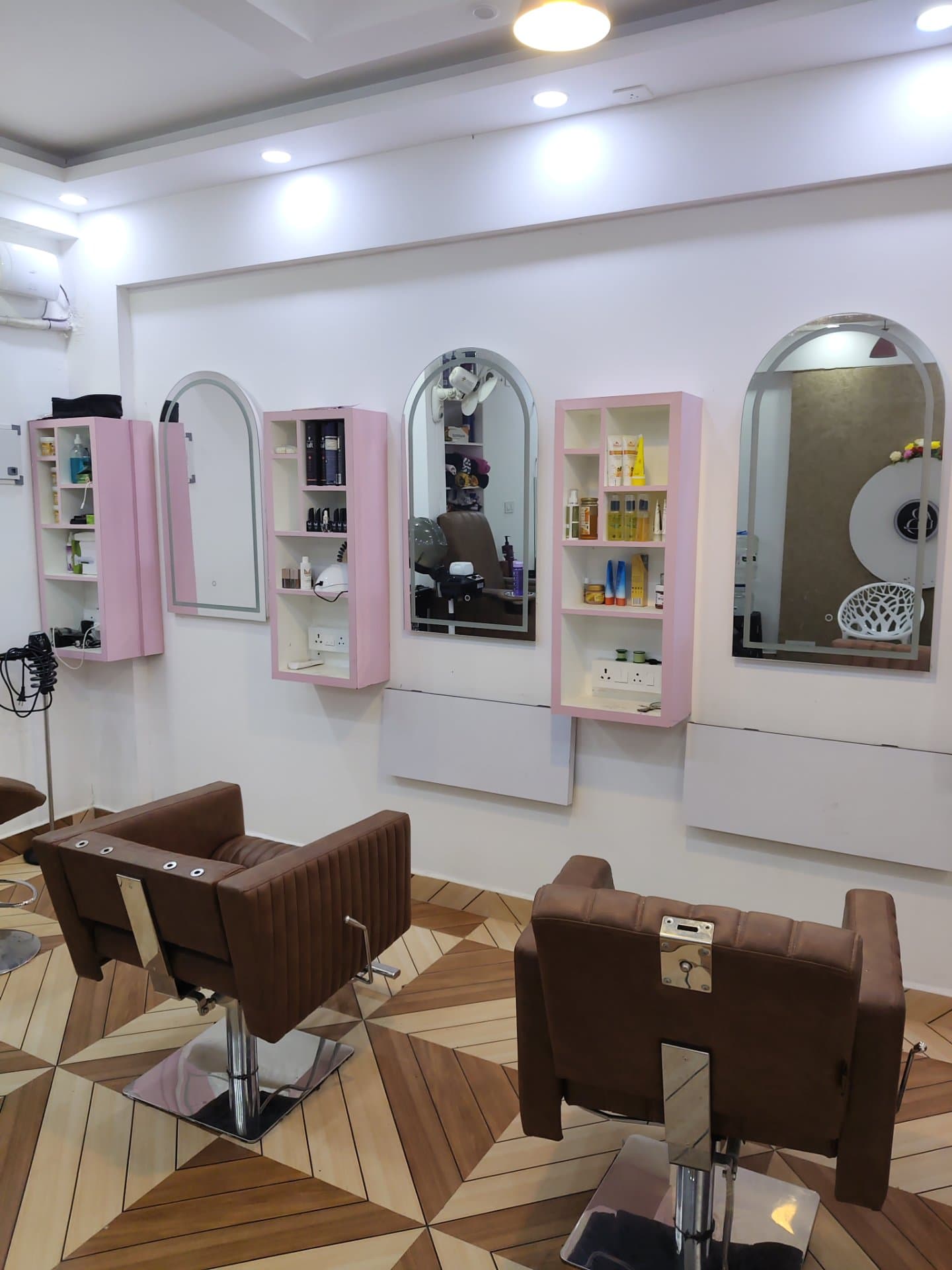 Lithas Bridals Studio interior and styling stations