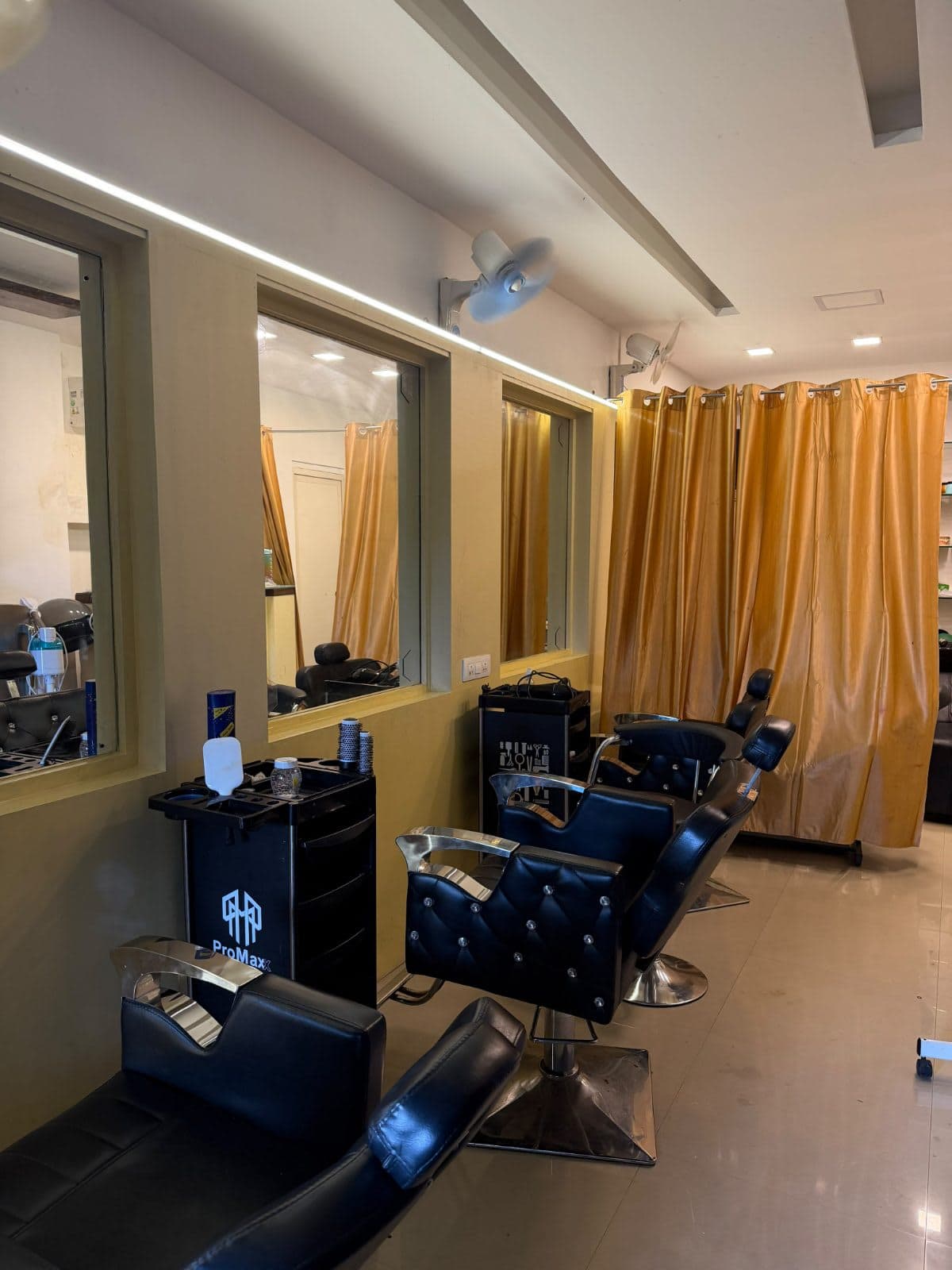 Salon Interior 1